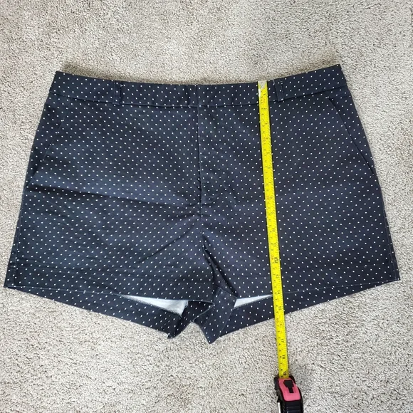 Forever 21 Women's Shorts, Navy (Size 2X) - Picture 4 of 7